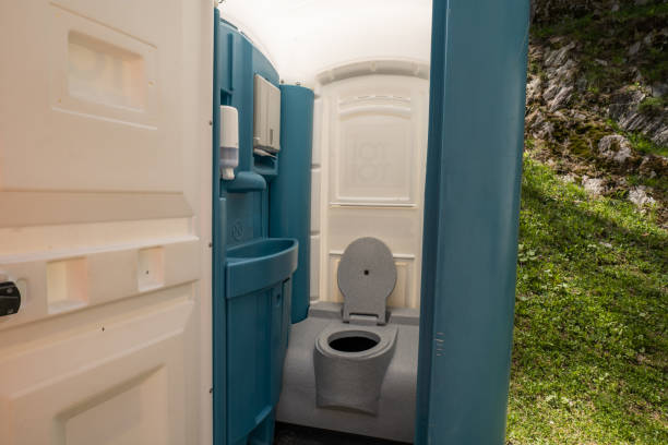 Portable Toilet Options We Offer in Fairmont, WV